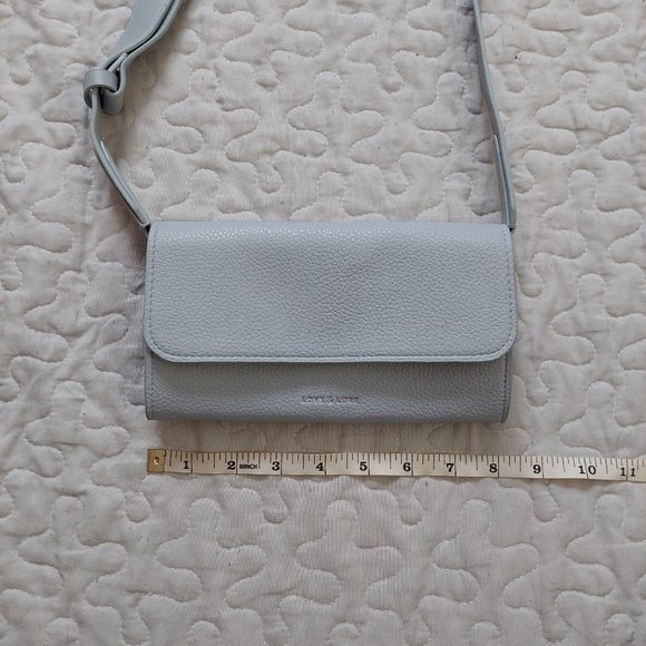 (2/25$) Love and Lore light blue crossbody clutch with removable strap - Picture 4 of 7
